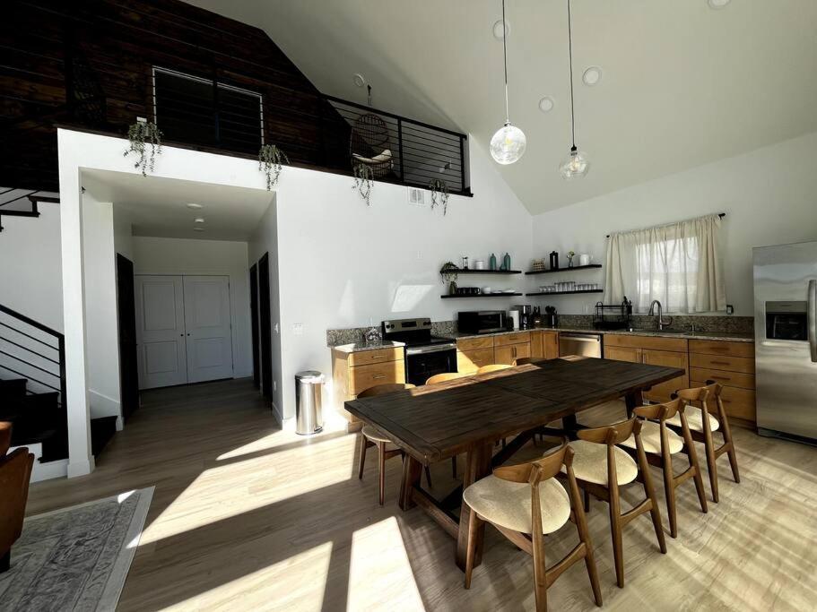 Red Rock Retreat Stunning Floor To Ceiling Views Villa Hatch Ngoại thất bức ảnh